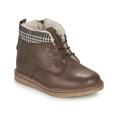 Stivaletti bambino ragazzo Citrouille et Compagnie JAMBOUT colore marrone, realizzati in pelle morbida, con suola antiscivolo, ideali per le attività quotidiane e il tempo libero. Comfort e stile per i più piccoli, perfetti per ogni occasione. Acquista ora gli stivali JAMBOUT per garantire ai tuoi bambini un look alla moda e una calzata comoda.
