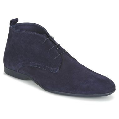 Stivaletti Uomo Carlington EONARD in blu, eleganti e versatili, ideali per ogni occasione. Realizzati con materiali di alta qualità, questi stivaletti uniscono comfort e stile per un look raffinato. Perfetti da abbinare a jeans o pantaloni formali, i Carlington EONARD Blu sono un must-have nel guardaroba maschile. Aggiungi un tocco di classe al tuo outfit con questi stivaletti di tendenza.