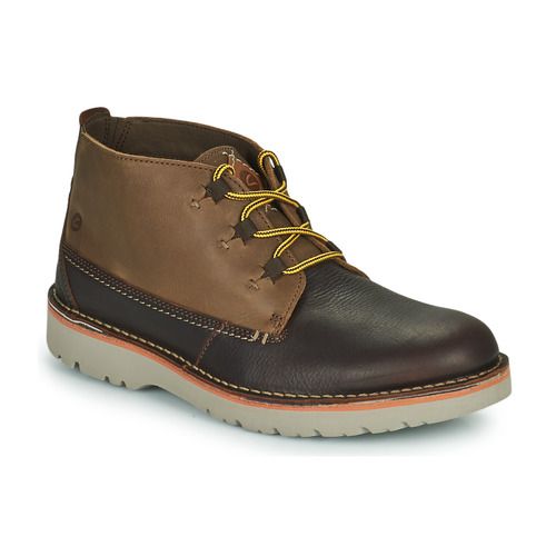 "Stivaletti Uomo Clarks EASTFORD MID Marrone, eleganti e versatili, ideali per ogni occasione. Realizzati con materiali di alta qualità, offrono comfort e stile, perfetti per l'inverno. Scopri il modello Clarks EASTFORD MID per un look sofisticato e alla moda."