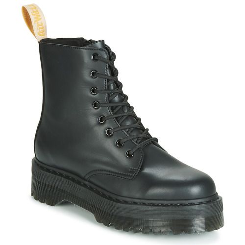 Stivaletti Uomo Dr. Martens VEGAN JADON II MONO in Nero, stile iconico e sostenibile, ideali per un look urbano alla moda. Realizzati con materiali vegani, offrono comfort e resistenza per ogni occasione. Acquista ora i tuoi Dr. Martens JADON II MONO e valorizza il tuo guardaroba con queste calzature versatili e trendy.