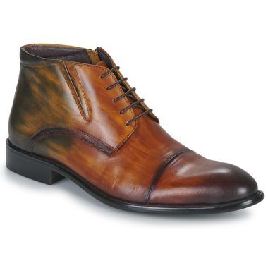 Stivaletti Uomo Kdopa HUDSON Marrone, eleganti e versatili, realizzati in pelle di alta qualità. Perfetti per ogni occasione, offrono comfort e stile. Ideali per completare il tuo look autunnale e invernale. Scopri la collezione Kdopa per un'autentica esperienza di moda.