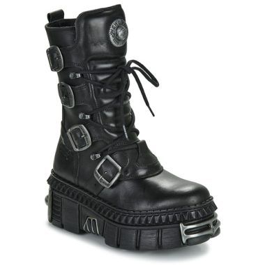 Stivaletti uomo New Rock WALL 1473 Nero, eleganti e robusti, realizzati in pelle di alta qualità. Design moderno e alla moda, ideali per ogni occasione e perfetti per un look distintivo. Scarpe trendy per un comfort duraturo e uno stile impeccabile, disponibili ora.