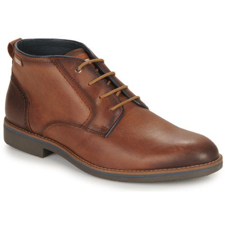 Stivaletti uomo Pikolinos LEON M4V marrone, realizzati in pelle di alta qualità, design elegante e confortevole, ideali per ogni occasione. Perfetti per completare il tuo outfit con stile, offrono un'ottima vestibilità e supporto. Acquista ora i Pikolinos LEON M4V marrone e trasforma il tuo look!