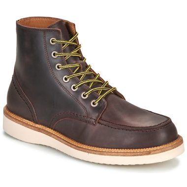 "Stivaletti Uomo Selected SLHTEO NEW LEATHER MOC-TOE BOOT in Marrone, realizzati in pelle di alta qualità, design elegante e moderno, perfetti per ogni occasione. Ideali per completare outfit casual o formali, offrono comfort e stile. Acquista ora gli stivaletti Selected per un look impeccabile."