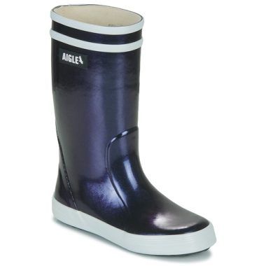 Stivali Aigle per bambina ragazza modello LOLLY IRRISE 2 in colore marine, ideali per la pioggia e per le attività all'aperto. Questi stivali offrono comfort e stile, perfetti per le piccole avventuriere. Acquista ora gli stivali Aigle LOLLY IRRISE 2 per garantire protezione e divertimento ai tuoi bambini.