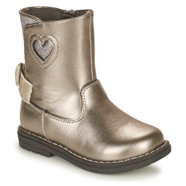 Stivali Chicco per bambina ragazza modello CALLINA in argento, eleganti e alla moda, ideali per ogni occasione. Realizzati con materiali di alta qualità, offrono comfort e stile. Perfetti per completare l'outfit della tua piccola, questi stivali sono un must-have per la stagione. Acquista ora i Chicco Stivali CALLINA Argento per dare un tocco di classe al look della tua bambina.