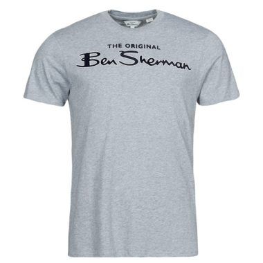 T-shirt uomo Ben Sherman SIGNATURE FLOCK TEE in grigio, maniche corte, ideale per un look casual e alla moda. Realizzata con materiali di alta qualità, questa t-shirt offre comfort e stile per ogni occasione. Perfetta da abbinare a jeans o pantaloni casual, è un must-have per il guardaroba maschile. Scopri la fusione di eleganza e praticità con la t-shirt Ben Sherman.