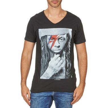 T-shirt maniche corte per uomo Eleven Paris KAWAY M MEN in colore nero, realizzata in cotone premium per un comfort ottimale. Design moderno e versatile, perfetta per look casual o eleganti. Ottima scelta per chi cerca stile e qualità. Disponibile in diverse taglie. Acquista ora la tua Eleven Paris KAWAY M MEN Nero!