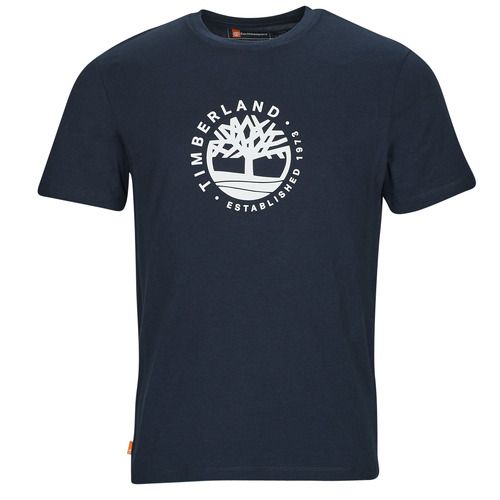 T-shirt uomo Timberland SS Refibra Logo Graphic Tee Regular nera, maniche corte, in cotone sostenibile, ideale per un look casual e urbano. Acquista la t-shirt Timberland per comfort e stile in ogni occasione. Perfetta da abbinare con jeans o pantaloni cargo.