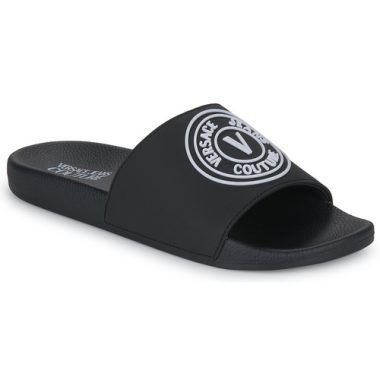 Ciabatte Uomo Versace Jeans Couture 74YA3SQ3-ZS192 Nero, eleganti e alla moda, perfette per un look casual. Queste ciabatte di alta qualità offrono comfort e stile, ideali per la stagione estiva. Scopri il vero lusso con Versace Jeans Couture, il must-have per ogni collezionista di moda.