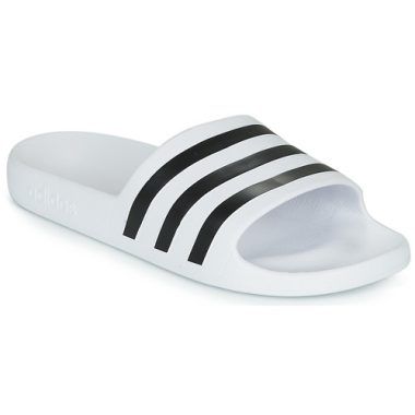 Ciabatte uomo adidas ADILETTE AQUA Bianco - comfort e stile per l'estate, perfette per il mare e la piscina. Design ergonomico e materiali di alta qualità per un'ottima esperienza di calzata. Disponibili ora, ideale per chi cerca semplicità e freschezza. Acquista le ciabatte adidas per un look versatile e casual.