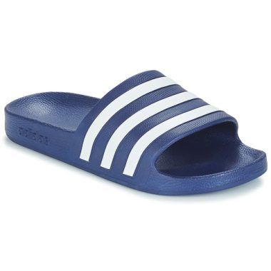 Ciabatte uomo Adidas ADILETTE AQUA Blu, perfette per il comfort quotidiano e l'uso in piscina. Design elegante e moderno, realizzate con materiali di alta qualità per garantire durata e leggerezza. Ideali per l'estate e per l'abbigliamento casual. Acquista ora le ciabatte Adidas ADILETTE AQUA Blu e scopri il massimo comfort per i tuoi piedi.