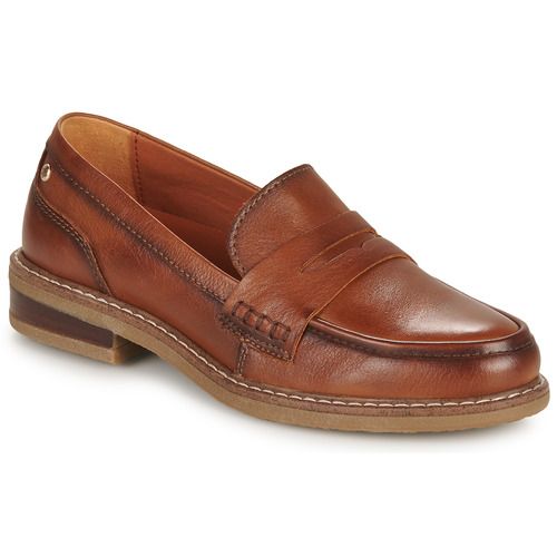 Mocassini donna Pikolinos ALDAYA W8J in marrone, realizzati in pelle di alta qualità, caratterizzati da un design elegante e confortevole, ideali per ogni occasione. Scarpe dallo stile classico e versatili, perfette per completare il tuo look quotidiano.