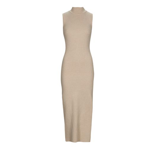 Abito lungo donna Moony Mood JOONY beige, elegante e versatile, ideale per ogni occasione. Design raffinato e trendy, perfetto per la primavera e l'estate. Disponibile in diverse taglie, questo abito è un must-have nel tuo guardaroba. Aggiungi un tocco di stile con l'abito lungo Moony Mood JOONY beige.