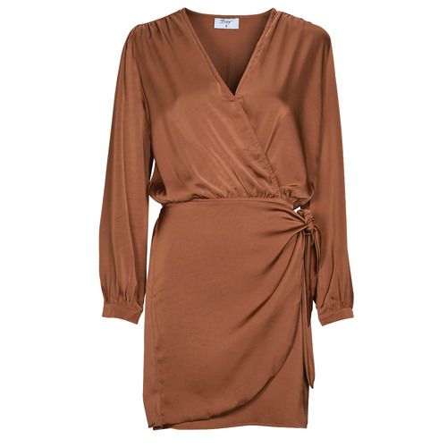 Abito corto marrone Betty London SAVYNA per donna, caratterizzato da un design trendy e moderno, perfetto per occasioni casual e formali. Realizzato con materiali di alta qualità, offre comfort e stile. Ideale per completare il tuo guardaroba primaverile ed estivo.