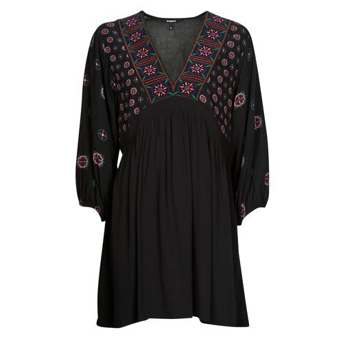 Abito corto Desigual VEST_CRETA in nero per donna, con design elegante e moderno, ideale per occasioni speciali e uscite informali. Perfetto per la primavera e l'estate, questo vestito corto è un must-have nel guardaroba femminile. Acquista ora e aggiungi un tocco di stile alla tua collezione!