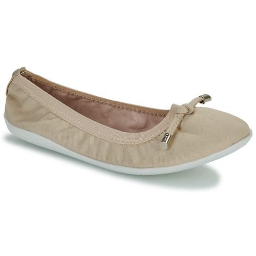 Ballerine AVA Beige di Les Petites Bombes, elegante calzatura da donna in morbido tessuto, ideale per ogni occasione. Design sofisticato e comodo, perfetto per un look casual e chic. Acquista ora le ballerine AVA Beige per completare il tuo outfit con stile.