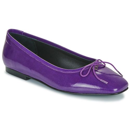 Ballerine Donna JB Martin VIRTUOSE in viola, eleganti e versatili, ideali per ogni occasione. Design raffinato e comfort ottimale, perfette per abbinamenti chic. Scarpe made in Italy per donne alla moda e con gusto.