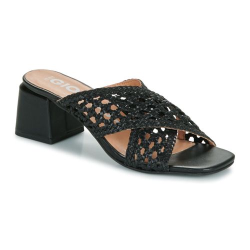 Ciabatta Donna Gioseppo CLARCONA Nero elegante e confortevole, ideale per il tempo libero e l'uso quotidiano. Design moderno con suola antiscivolo, perfetta per ogni occasione. Acquista ora la tua ciabatta Gioseppo CLARCONA e aggiungi un tocco di stile al tuo outfit.