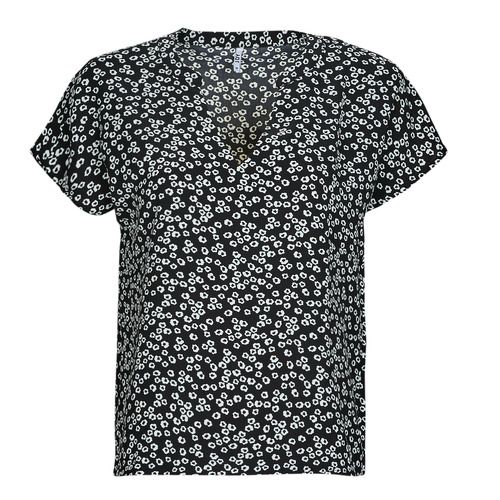 Camicetta donna JDY LION S/S TOP multicolore, elegante e fresca, ideale per la stagione estiva. Questo top con maniche corte presenta un design vivace, perfetto per ogni occasione. Scopri il comfort e lo stile unico di questa camicetta trendy, perfetta da abbinare a jeans o gonne. Aggiungi un tocco di colore al tuo guardaroba con il JDY LION S/S TOP multicolore.