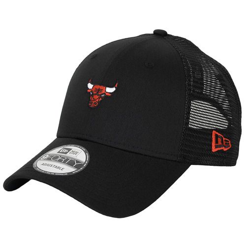 Cappellino New-Era HOME FIELD 9FORTY TRUCKER CHICAGO BULLS OTC Nero per donna, ideale per gli amanti dello sport e dello stile urbano. Design elegante con logo Chicago Bulls, perfetto per completare il tuo outfit casual. Disponibile in nero, combina comfort e tendenza. Acquista ora il cappellino perfetto per ogni occasione!