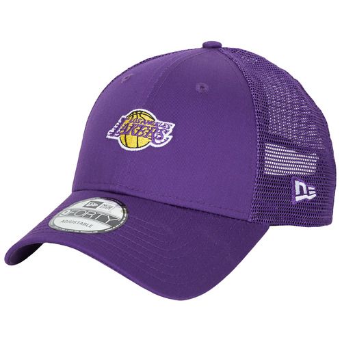 Cappellino New-Era HOME FIELD 9FORTY TRUCKER LOS ANGELES LAKERS TRP Viola, perfetto per le fan della squadra. Design accattivante e trendy, ideale per ogni occasione. Realizzato con materiali di alta qualità, garantisce comfort e stile. Aggiungi un tocco sportivo al tuo guardaroba con questo cappellino versatile. Acquista ora il Cappellino Donna Los Angeles Lakers per esprimere la tua passione per la pallacanestro!
