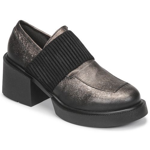 Mocassini Donna Papucei DODO Nero eleganti e alla moda, realizzati in morbido materiale per il massimo comfort. Perfetti per un look casual-chic, questi mocassini sono ideali per ogni occasione. Scopri il tuo nuovo paio di scarpe preferite con Papucei DODO Nero.