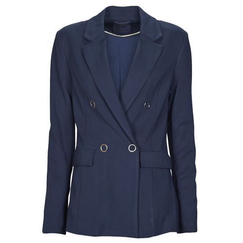 Giacca Donna Guess DAFNE BLAZER Marine, elegante e alla moda, realizzata in un raffinato colore blu scuro, ideale per outfit chic e professionali. Perfetta per ogni occasione, offre comfort e stile, accentuando la silhouette femminile. Acquista ora per un look sofisticato e contemporaneo.