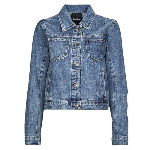 Giacca in jeans Donna Desigual CHAQ_BENITA Blu, elegante e versatile, perfetta per ogni occasione. Ideale per un look casual-chic, realizzata in denim di alta qualità con dettagli sofisticati. Spicca per il suo design moderno e alla moda, rendendola un must-have nel guardaroba femminile.