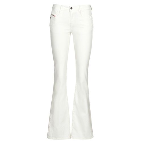 Jeans Bootcut Donna Diesel 1969 D-EBBEY Bianco, un modello elegante e alla moda, perfetto per ogni occasione. Realizzati in tessuto di alta qualità, questi jeans offrono una vestibilità comoda e slanciante, enfatizzando le curve femminili. L'iconico design Bootcut si adatta facilmente a qualsiasi tipo di scarpa, rendendoli ideali per look casual o sofisticati. Aggiungi un elemento distintivo al tuo guardaroba con i Jeans Bootcut Donna Diesel 1969 D-EBBEY Bianco, un must-have per le fashioniste moderne.