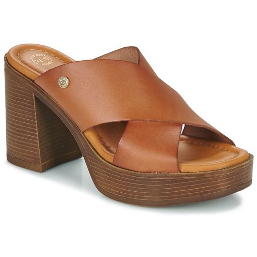 Ciabatta donna Betty London MARGOT in marrone, realizzata in materiale di alta qualità, con design elegante e confortevole. Perfetta per un look casual e sofisticato, ideale per la primavera e l'estate. Comoda e versatile, si abbina facilmente a vari outfit. Acquista ora la tua ciabatta MARGOT per un tocco di stile!