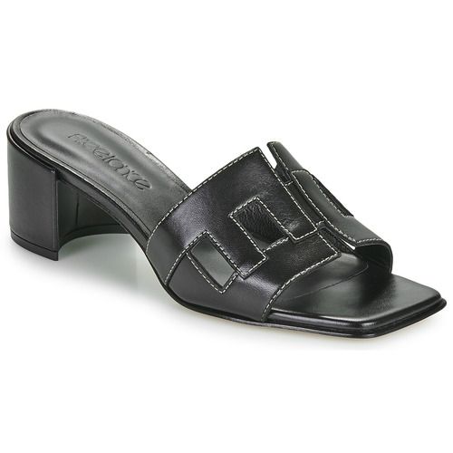 Ciabatta Donna Freelance MAXENCE in Nero, elegante e comoda, ideale per ogni occasione. Perfetta per il tuo outfit estivo, offre un design alla moda e un comfort eccezionale. Acquista ora e aggiungi un tocco di stile al tuo guardaroba!