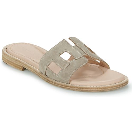 Ciabatta Donna Freelance MAXINE Beige, elegante e confortevole, ideale per l'uso quotidiano. Design chic e materiali di alta qualità per un look sofisticato. Perfette per la stagione primavera-estate, queste ciabatte si abbinano facilmente a vari outfit. Acquista ora per migliorare il tuo stile con il comfort che meriti!