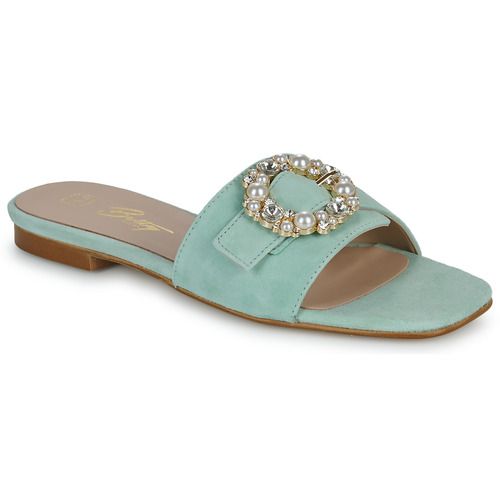 Ciabatta da donna Betty London MELODIE in verde, perfetta per un look estivo elegante e casual. Realizzata con materiali di alta qualità, offre comfort e stile per ogni occasione. Ideale per abbinamenti con outfit estivi, questa ciabatta è un must-have per la tua collezione di calzature.