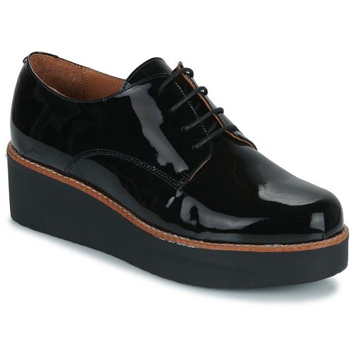 Scarpa Derby da donna Fericelli NENSEE in colore nero, elegante e versatile, ideale per ogni occasione. Realizzata con materiali di alta qualità, offre comfort e stile per un look sofisticato. Perfetta per l'ufficio o per eventi serali, rappresenta una scelta impeccabile per chi cerca moda e funzionalità.
