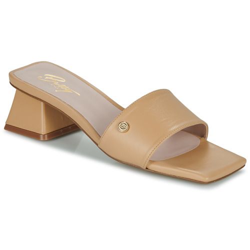 Ciabatta Donna Betty London PAULINE Beige, elegante e comoda, perfetta per ogni occasione estiva. Design raffinato e materiali di alta qualità per un look sofisticato e alla moda. Acquista ora le ciabatte ideali per il tuo guardaroba!