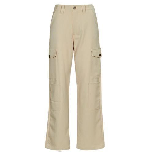 Pantalone Cargo Donna Desigual LIVERPOOL Beige, elegante e versatile, ideale per ogni occasione. Design moderno con tasche pratiche, perfetto per un look casual-chic. Realizzato in materiali di alta qualità, offre comfort e stile. Acquista ora per arricchire il tuo guardaroba con questo must-have!