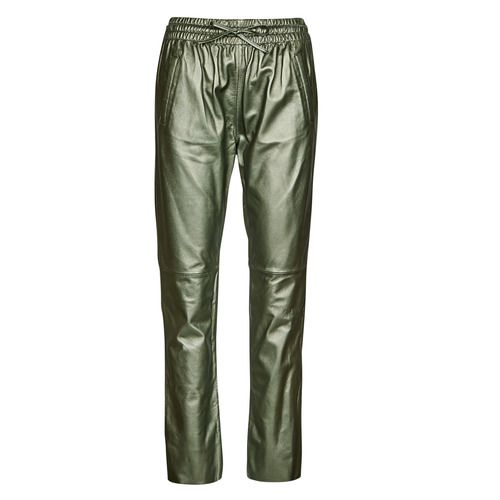 Pantalone GIFT METAL Verde di Oakwood per donna, elegante pantalone a cinque tasche, ideale per ogni occasione. Realizzato con materiali di alta qualità, offre comfort e stile. Perfetto per un look casual ma raffinato, versatile per abbinamenti con diversi outfit. Disponibile nel colore verde trendy, un must-have per il guardaroba femminile. Acquista ora per aggiungere un tocco di classe al tuo abbigliamento!