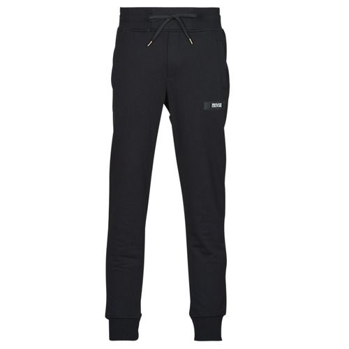 Pantaloni sportivi da uomo Versace Jeans Couture 76GAAE05 in nero, eleganti e alla moda, perfetti per un look sporty-chic. Realizzati con materiali di alta qualità, questi pantaloni offrono comfort e stile. Ideali per attività sportive o per un outfit casual. Acquista ora i pantaloni sportivi Versace Jeans Couture per un tocco di classe nel tuo guardaroba.