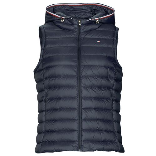Piumino Donna Tommy Hilfiger CHEVRON SORONA TEDDY LINED MAXI Blu, elegante e caldo, perfetto per l'inverno. Realizzato con materiali di alta qualità, offre comfort e stile. Ideale per le giornate fredde, questo piumino è un must-have per ogni guardaroba femminile. Scopri il design sofisticato e la vestibilità perfetta di questo capo iconico di Tommy Hilfiger.