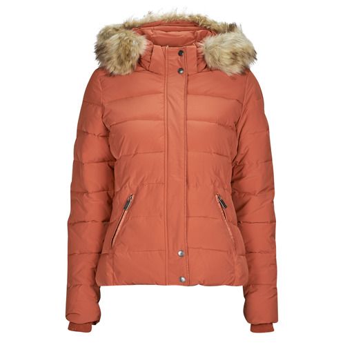 Piumino Donna Kaporal DIBBY Arancio, modello elegante e alla moda, perfetto per affrontare l'inverno con stile. Questo piumino offre comfort e calore, ideale per il tempo libero e le occasioni informali. Realizzato con materiali di alta qualità, il piumino DIBBY è disponibile in una vivace tonalità arancio, aggiungendo un tocco di colore al tuo outfit. Scopri il meglio della moda invernale con il piumino Kaporal DIBBY.