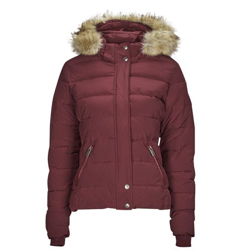 Piumino Donna Kaporal DIBBY Bordeaux, elegante e caldo, perfetto per l'inverno. Realizzato con materiali di alta qualità, offre comfort e stile. Ideale per outfit casual e urbani, il piumino è disponibile in un'elegante tonalità bordeaux. Ottimo per chi cerca moda e funzionalità in un unico capo. Acquista ora il Piumino Kaporal DIBBY Bordeaux per affrontare la stagione fredda con classe.
