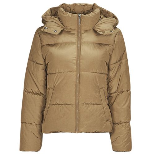 Piumino Donna Only ONLCALLIE FITTED PUFFER JACKET CC OTW Beige, elegante e versatile, perfetto per l'inverno. Questo piumino dal design fitted offre comfort e calore, ideale per ogni occasione. Scopri il tuo stile con la giacca puffer beige di Only, un must-have per il tuo guardaroba invernale.
