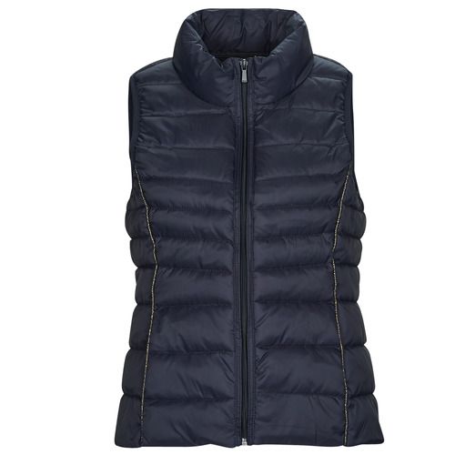 "Piumino Donna Only ONLNEWCLAIRE QUILTED WAISTCOAT Marine, elegante gilet imbottito in colore navy, ideale per l'inverno, con design trapuntato moderno e vestibilità comoda, perfetto da abbinare a jeans o leggings per un look casual e alla moda."