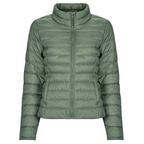 Piumino Only ONLNEWTAHOE QUILTED JACKET OTW Verde per donna, elegante giacca imbottita in verde, ideale per la stagione invernale. Design moderno e confortevole, perfetto per outfit casual e occasioni informali. Acquista ora il tuo piumino Only per un look trendy e caldo.