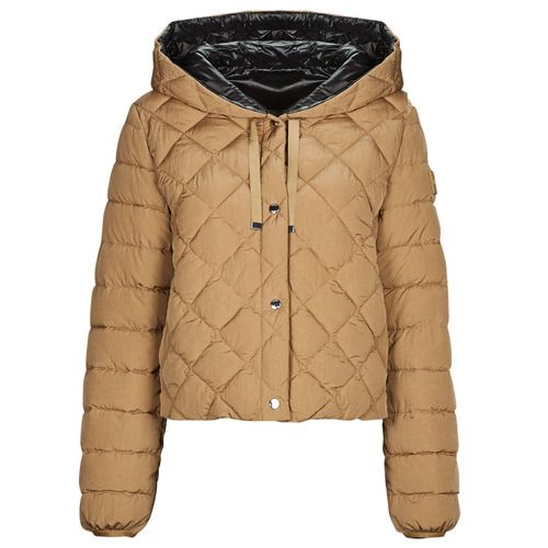 "Piumino donna BOSS Pocketa beige, caratterizzato da un design elegante e versatile. Ideale per autunno e inverno, questo piumino offre comfort e stile, con una leggera imbottitura e cappuccio removibile. Perfetto per outfit casual e sofisticati, aggiungi un tocco di classe al tuo guardaroba con il piumino BOSS Pocketa beige."