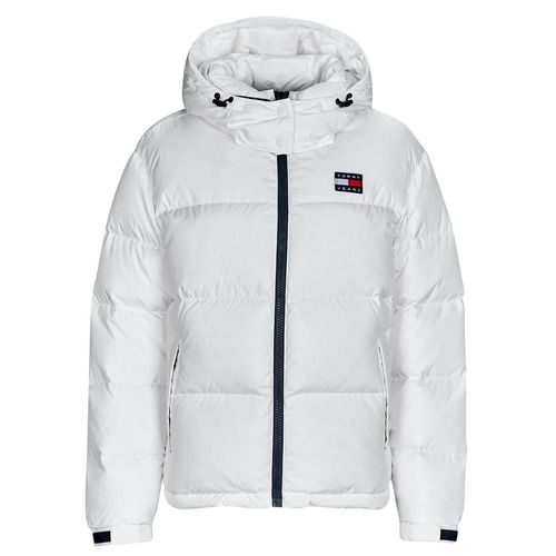 Piumino Donna Tommy Jeans TJW ALASKA PUFFER Bianco, elegante e trendy, perfetto per l'inverno. Design moderno e materiale di alta qualità, ideale per atmosfere casual e chic. Acquista ora il tuo piumino Tommy Jeans per un look alla moda e caldo.