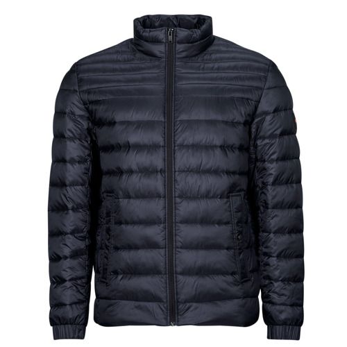 Piumino Uomo BOSS Oden1 Marine: giacca imbottita elegante e calda per l'inverno, realizzata in materiali di alta qualità. Design moderno e sofisticato, disponibile in un raffinato colore marine, ideale per completare il tuo look casual e alla moda. Perfetto per uomo che cerca comfort e stile. Acquista ora il piumino BOSS Oden1 Marine per affrontare il freddo con classe.