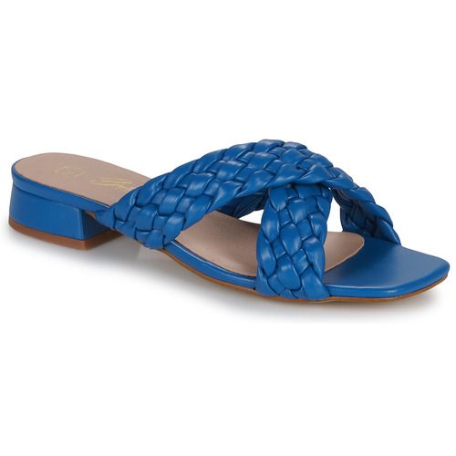 "Ciabatta Donna Betty London RACHEL in blu, elegante e comoda, perfetta per la stagione estiva. Design moderno con materiali di alta qualità per il massimo del comfort. Acquista ora le ciabatte Betty London RACHEL Blu e aggiungi un tocco di stile al tuo look estivo."