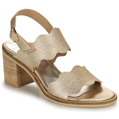 Sandali Oro Donna Myma 7745MY02-SAND-TRUNCK-PLATIN in stile elegante e sofisticato, realizzati in materiale di alta qualità. Perfetti per ogni occasione, questi sandali sono caratterizzati da un design alla moda e un comfort eccezionale. Ideali per completare ogni outfit estivo con un tocco di classe e brillantezza, i sandali Myma sono un must-have per le donne che amano la moda. Acquista ora e metti in risalto il tuo stile!